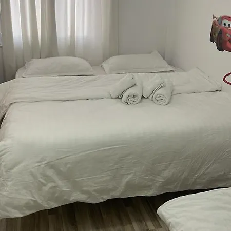 Center Apartment *